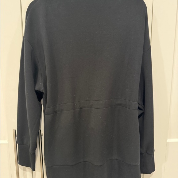 Varley Ridgefield long line black jacket. Cinch waist, sateen trim detail. - Picture 6 of 6